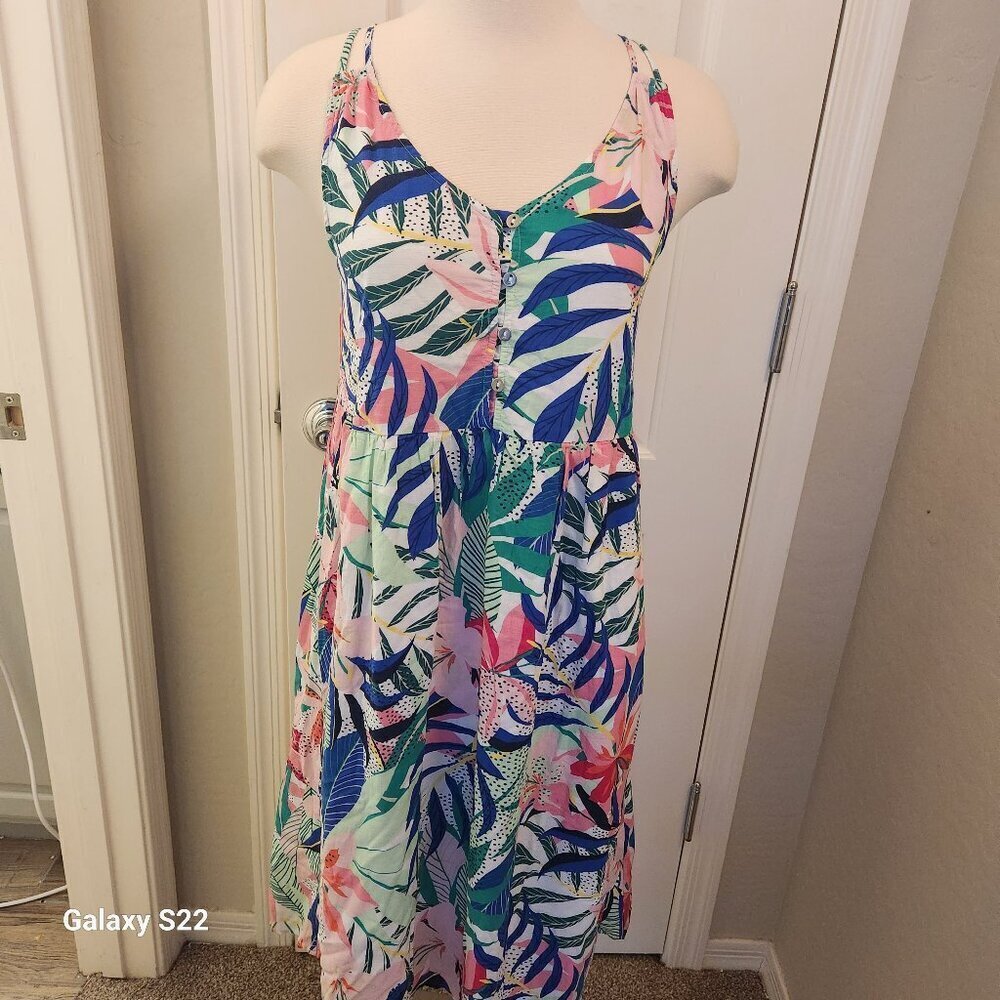 Ann Taylor Loft Floral Midi dress. NWT. Size 2